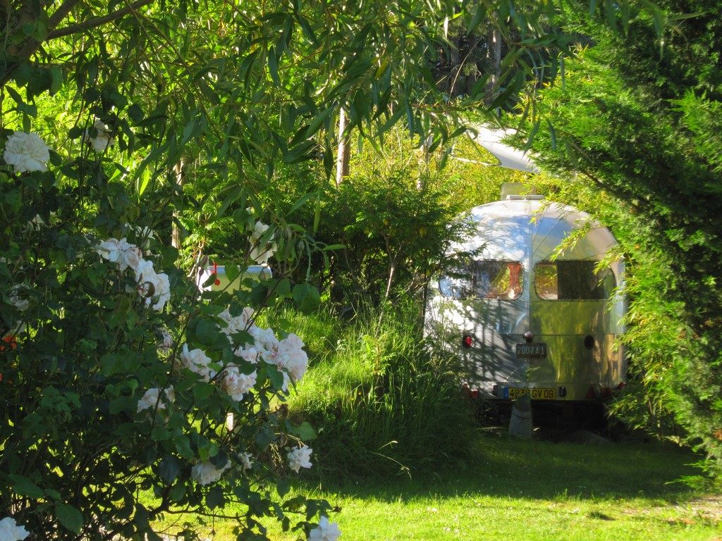 airstream-silver-streak-retro-camping-ariege-Copier-1024×768@2x