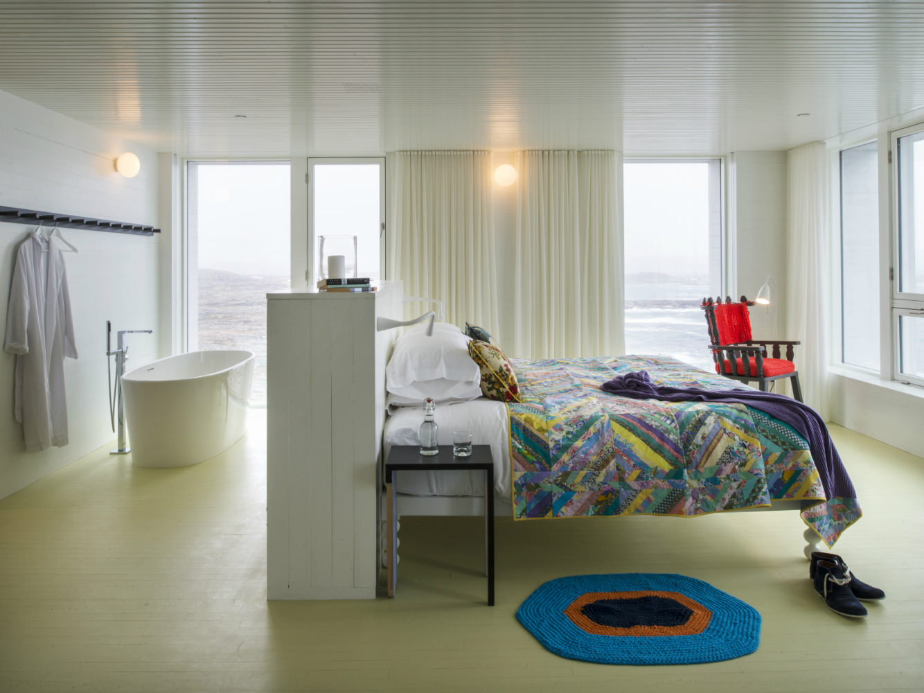 C-4_FogoIsland_Rooms_4628_original_Alex_Fradkin_original-w1500-h1000