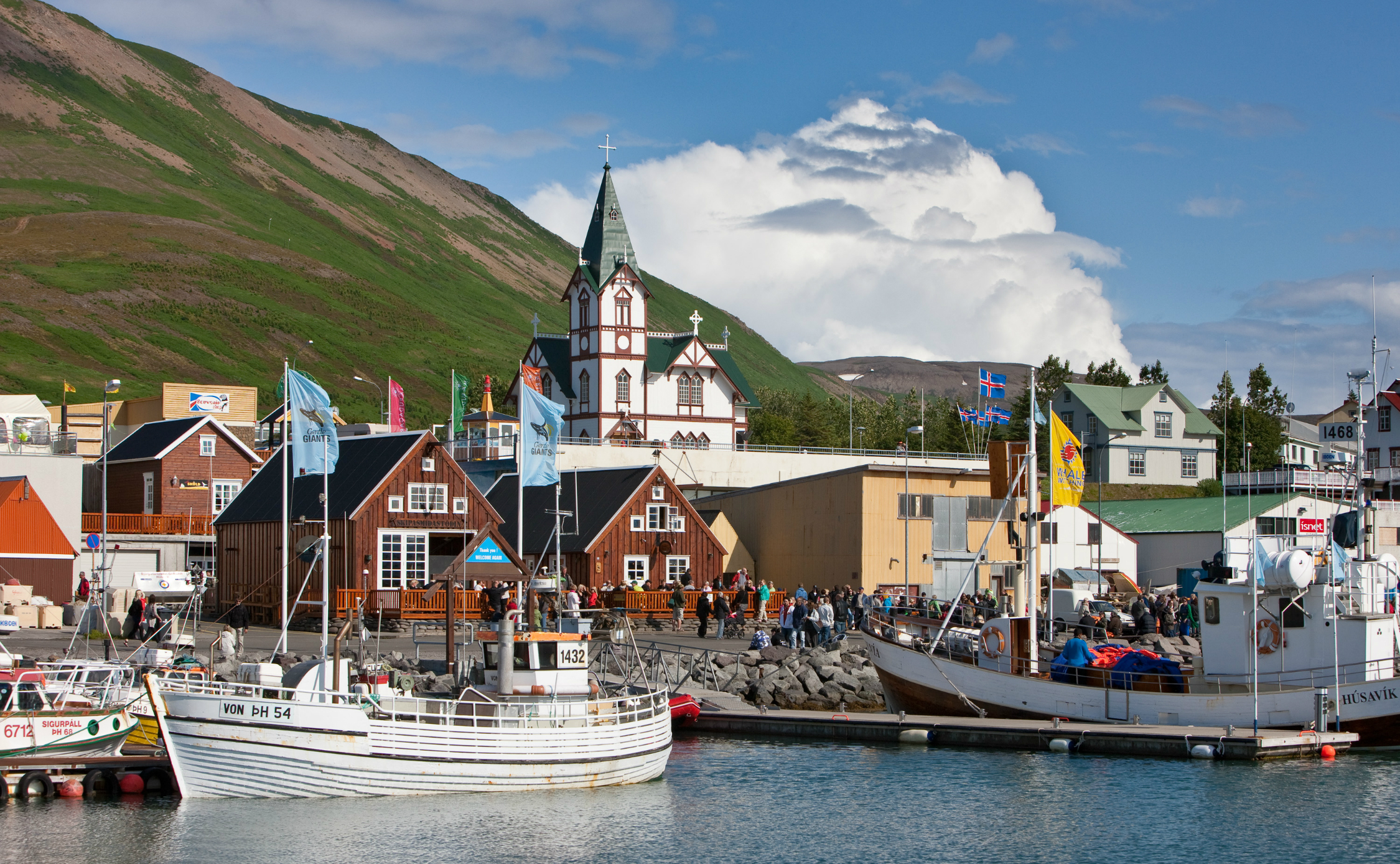 TownofHusavik-w2250-h1500